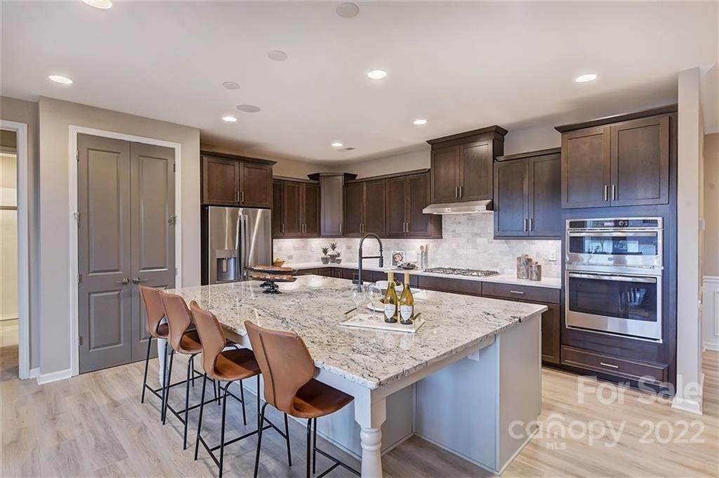 2768 Suffolk Place - Photo 1