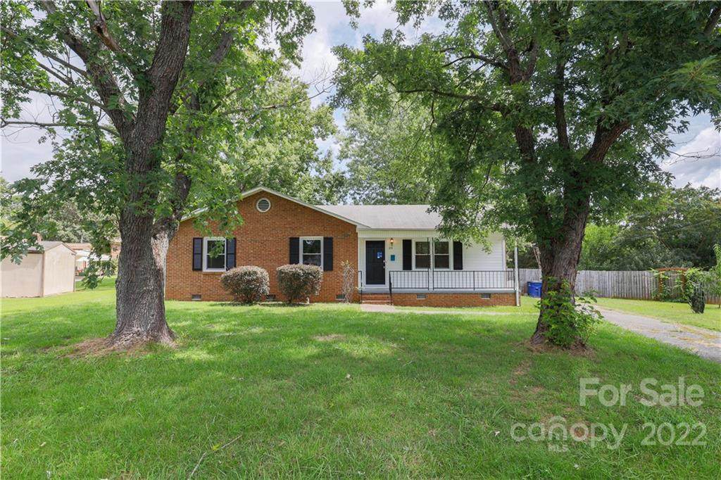 213 Fairfield Court - Photo 1