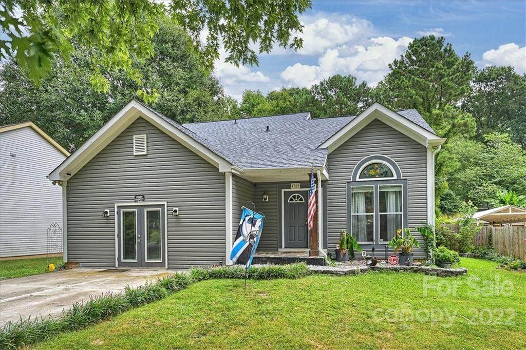 4709 Marthas Ridge Drive - Photo 1