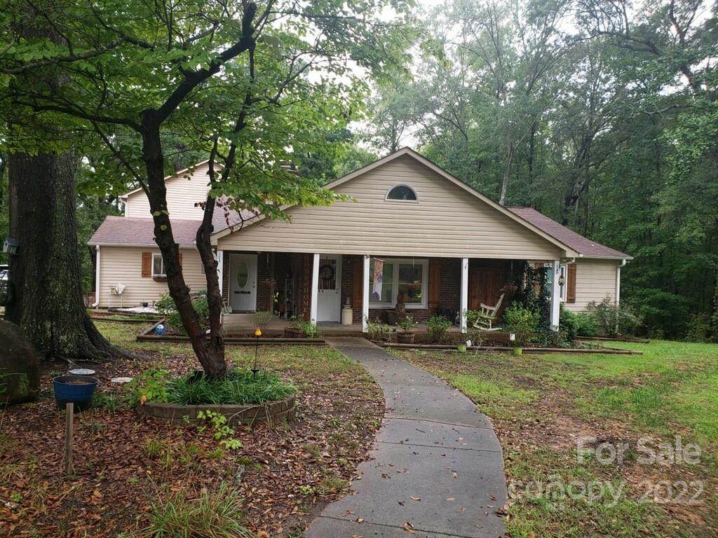 2805 Kingsburry Road - Photo 1