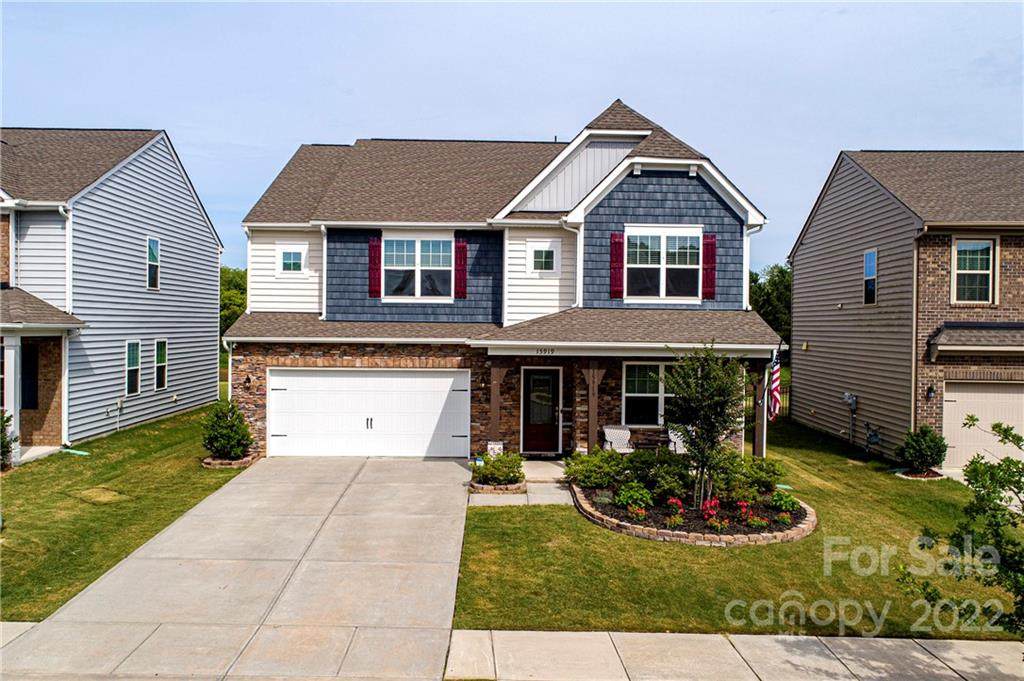 15919 Harbor Hill Drive - Photo 1