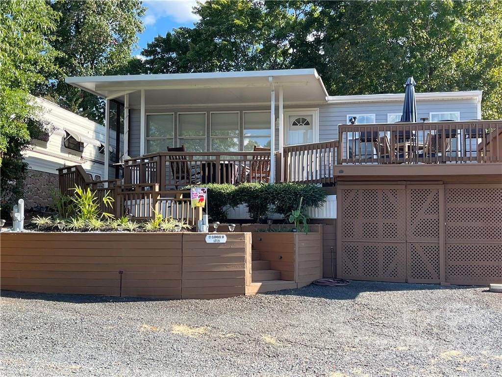 121 Club House Drive - Photo 1