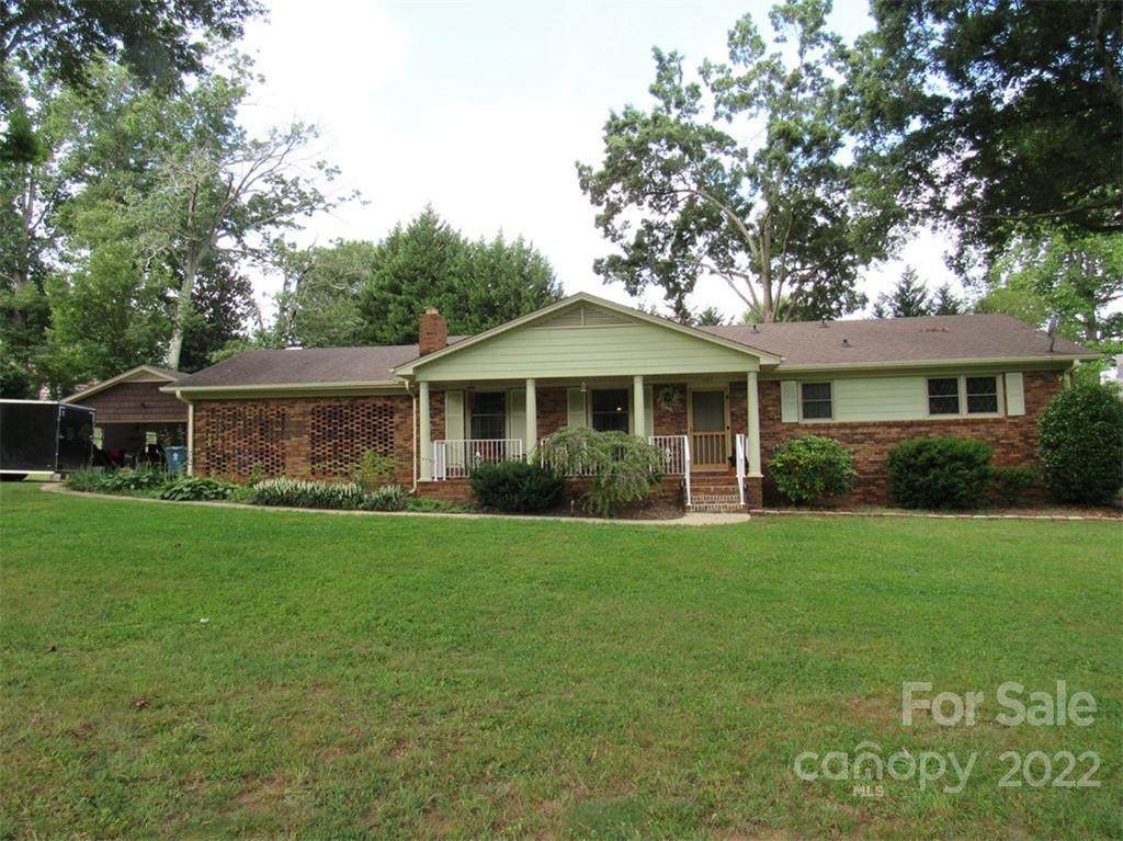 107 10th Avenue - Photo 1