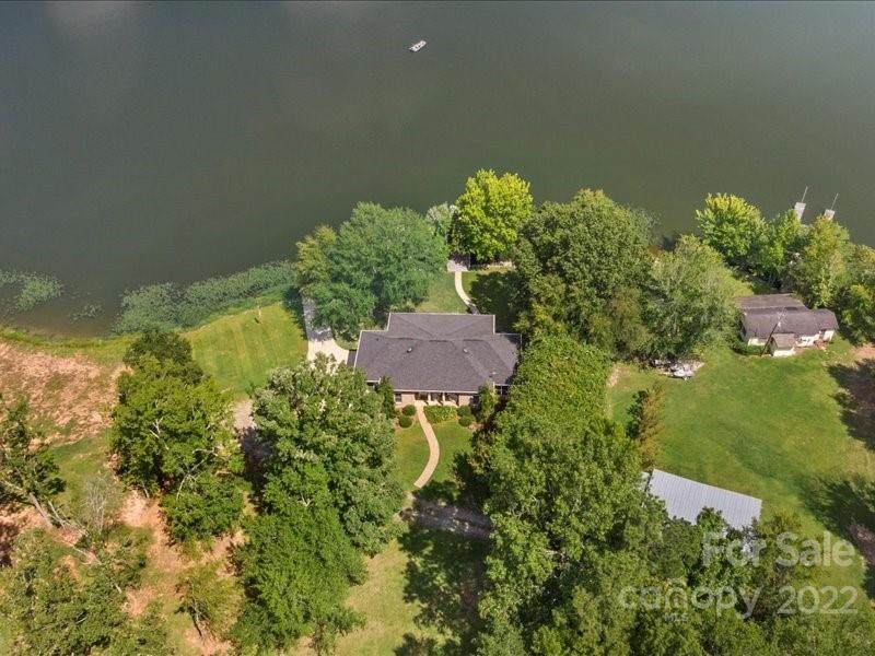 1881 Shangri La Drive - Photo 1
