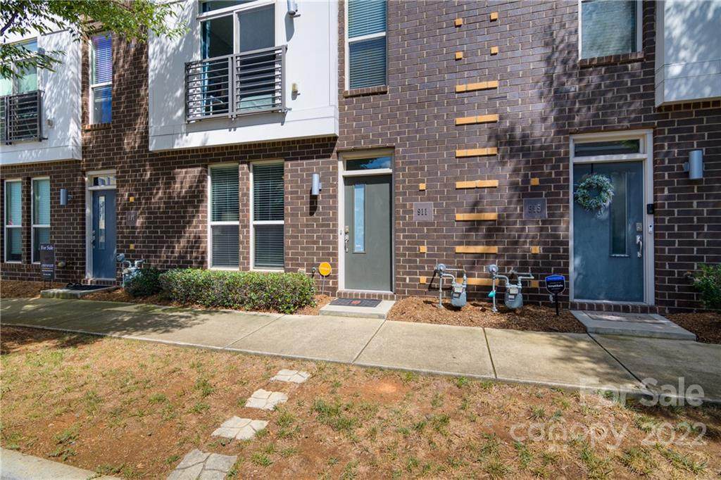911 Warren Burgess Lane - Photo 1