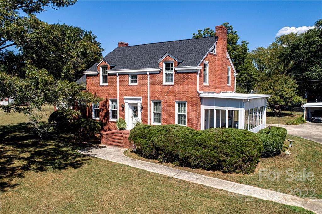 615 Caswell Street - Photo 1