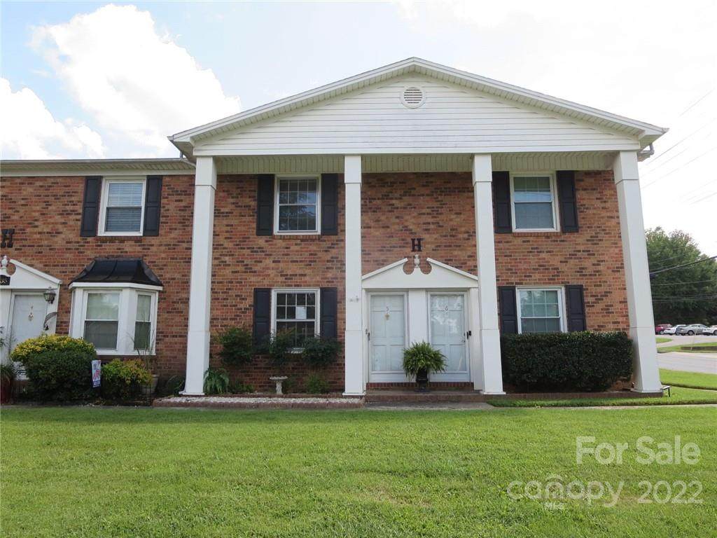 1635 2nd Avenue - Photo 1
