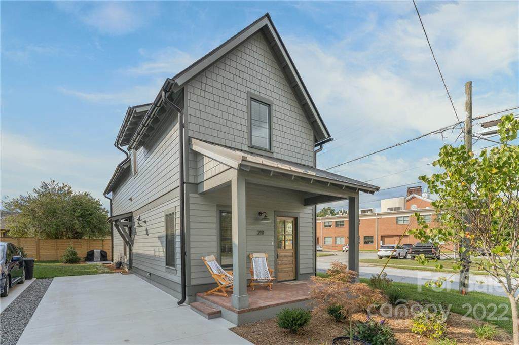219 Johnson Street - Photo 1