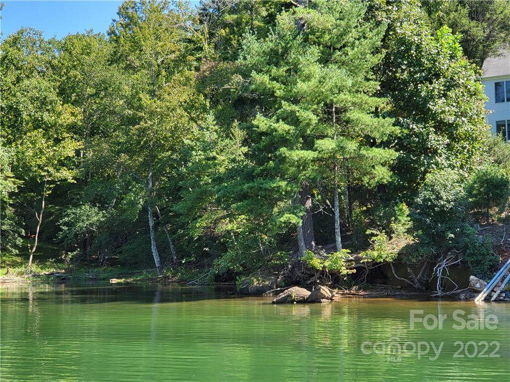 735 Waters Edge Drive - Photo 1