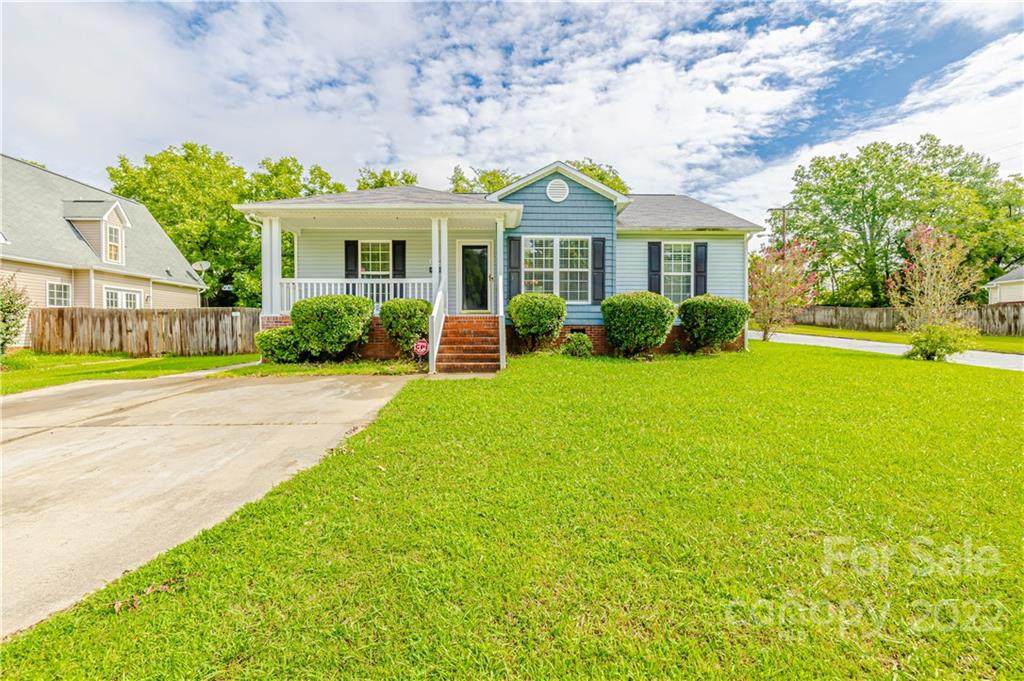 804 Fisher Street - Photo 1