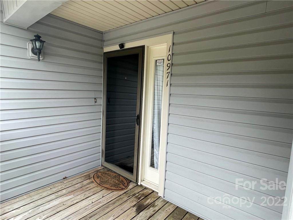 10971 Harrowfield Road - Photo 1