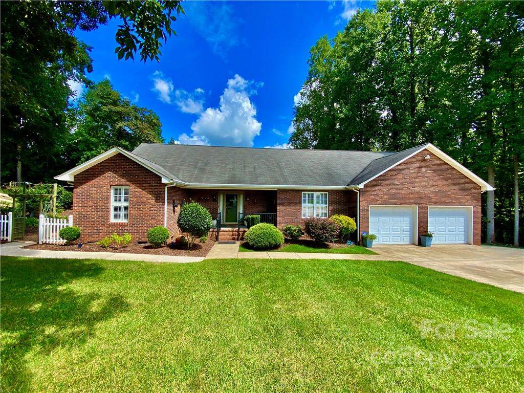 1040 Spring Valley Lane - Photo 1