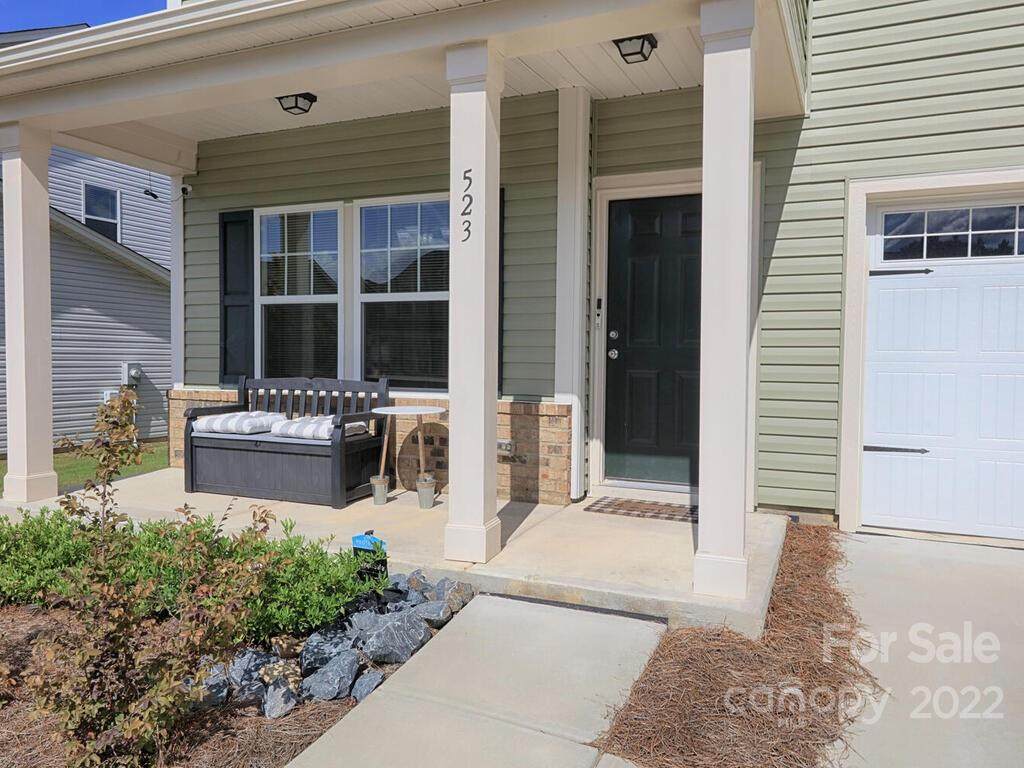 523 Contentment Drive - Photo 1