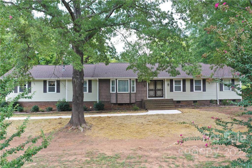 138 Lennox Drive - Photo 1