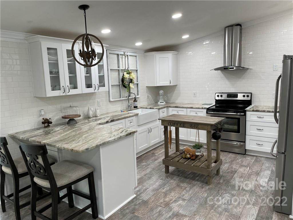 114 Trade Avenue - Photo 1