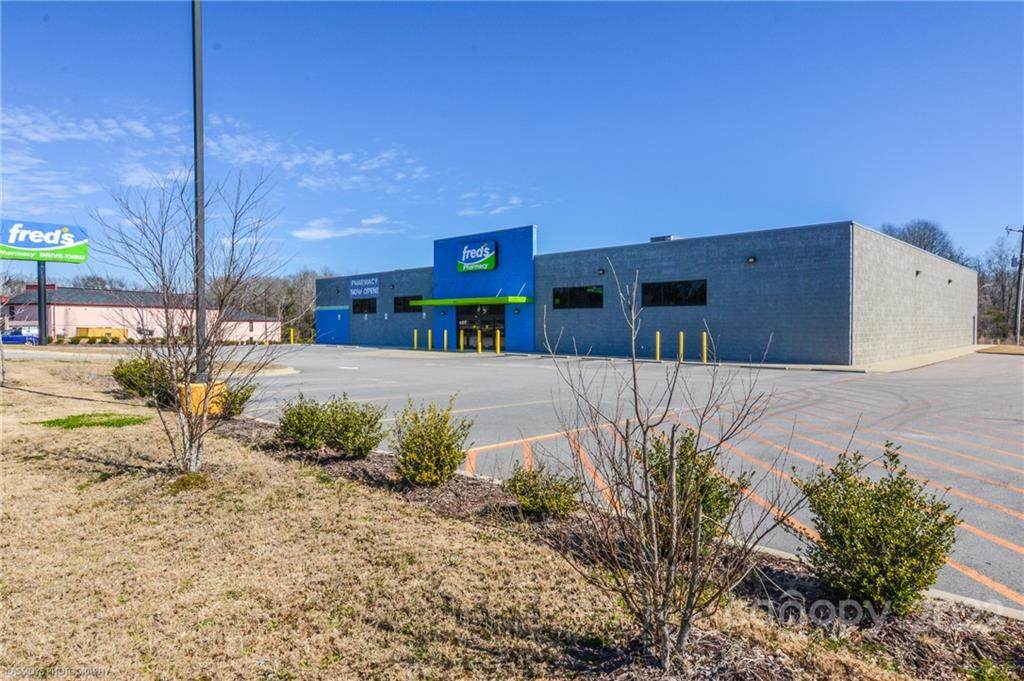 405 Hampton Street - Photo 1