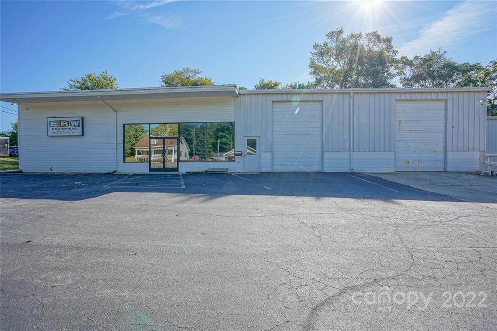 1600 Main Street - Photo 1