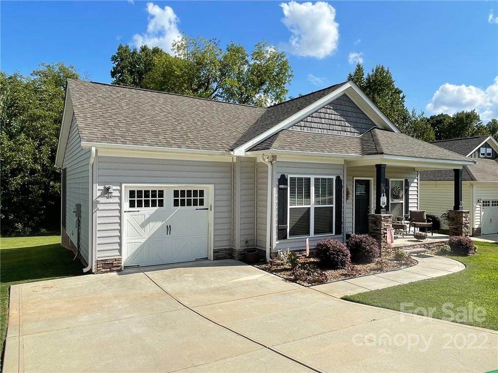 109 Battery Drive - Photo 1