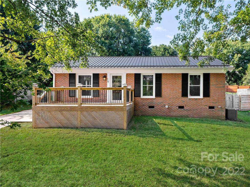 19 Starmount Drive - Photo 1