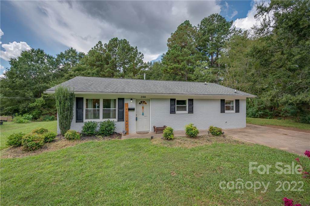 200 Mcdaniel Street - Photo 1