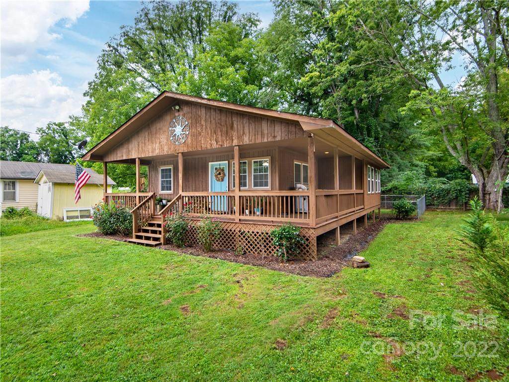 528 Westwood Circle - Photo 1