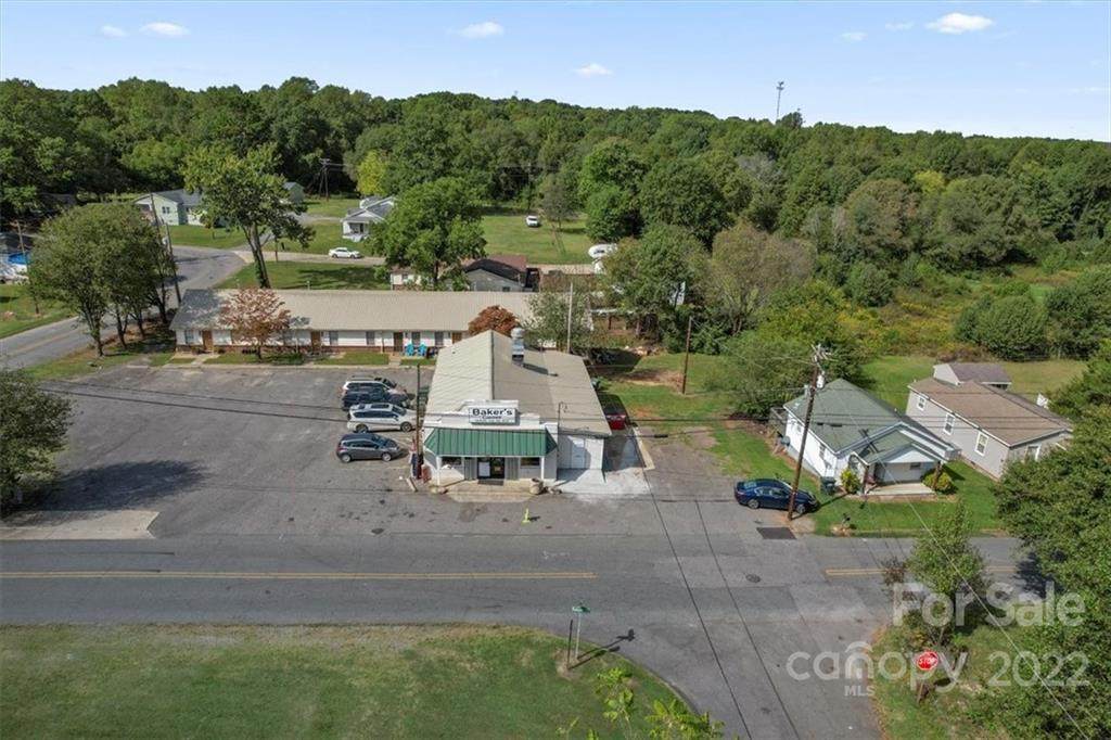 905 Baker Boulevard - Photo 1