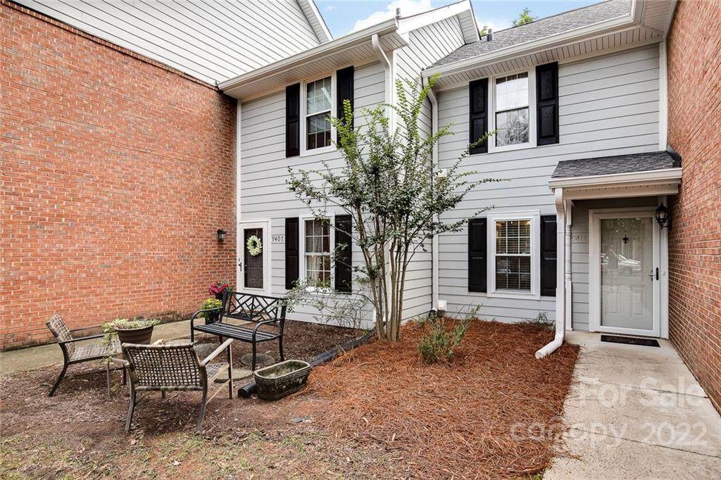 9411 Vicksburg Park Court - Photo 1