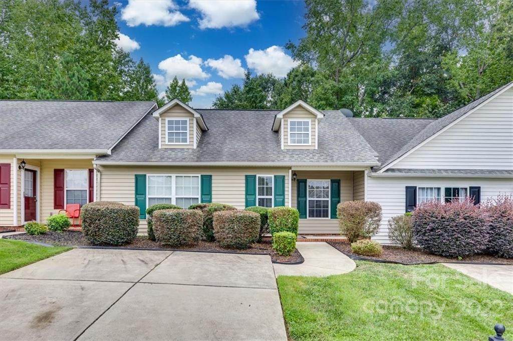 727 Shuttles Way - Photo 1