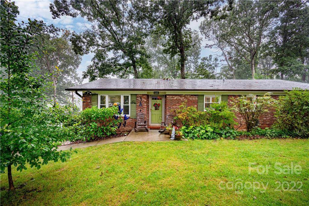 451 Beach Drive - Photo 1