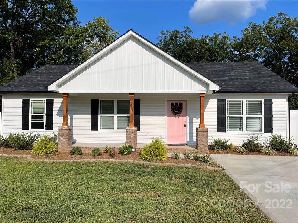 121 Palmer Street - Photo 1
