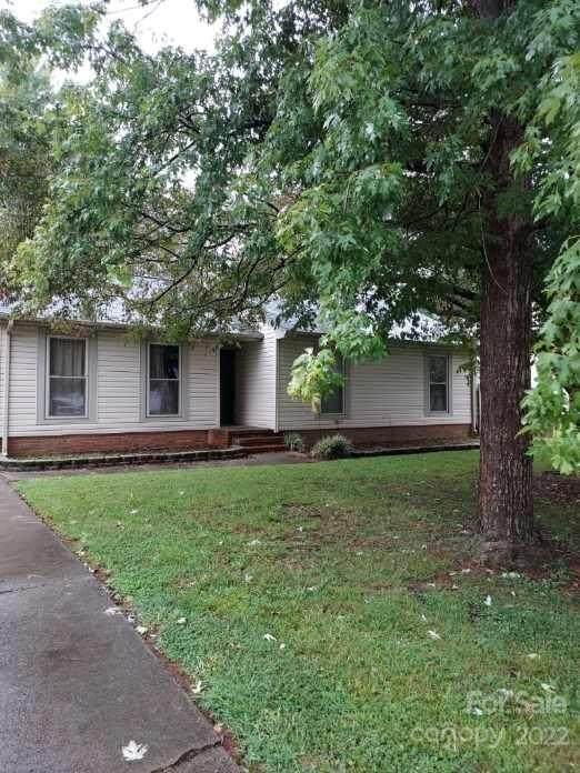 7528 Lancashire Drive - Photo 1