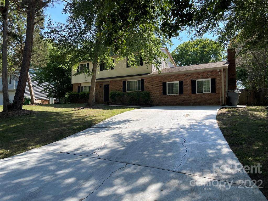 5716 Shadow Creek Road - Photo 1