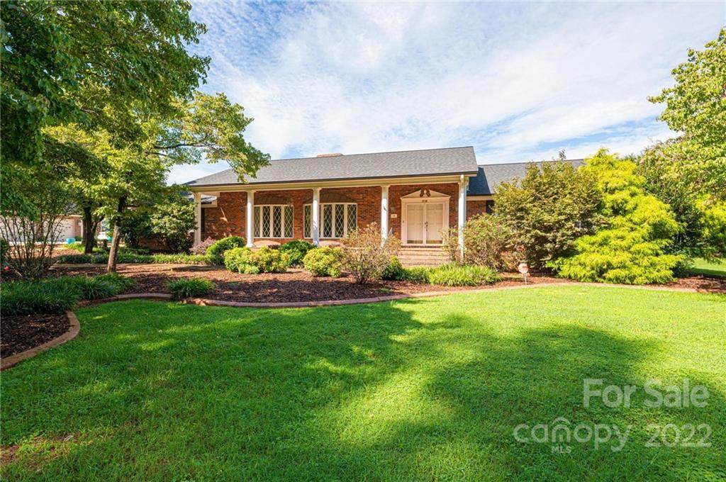 516 Deauville Road - Photo 1