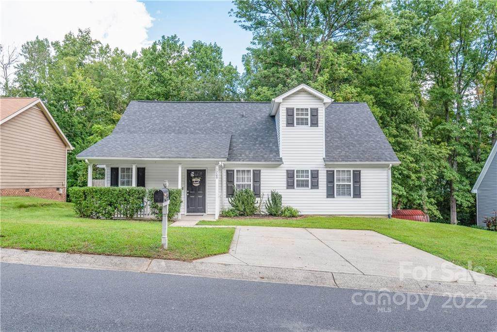 1209 Ashford Street - Photo 1