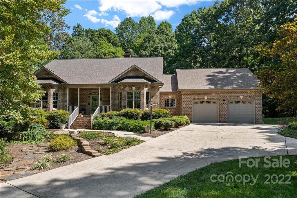 212 Sue Ellen Court - Photo 1