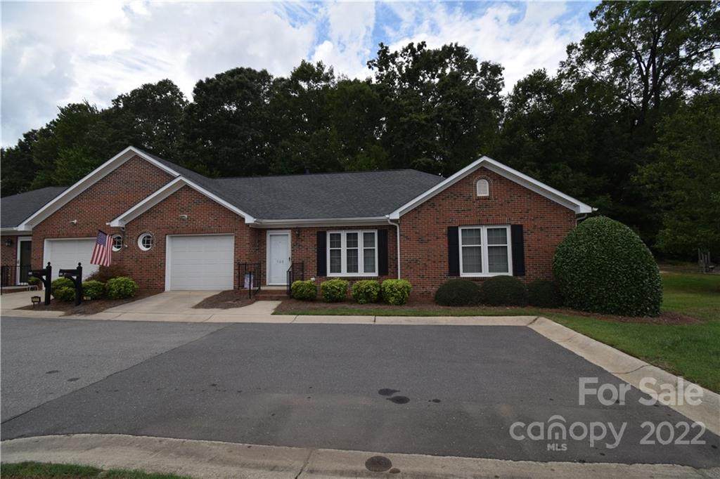 560 Royalty Court - Photo 1