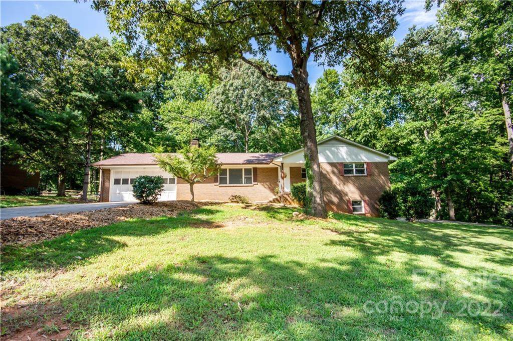 137 Pampas Lane - Photo 1