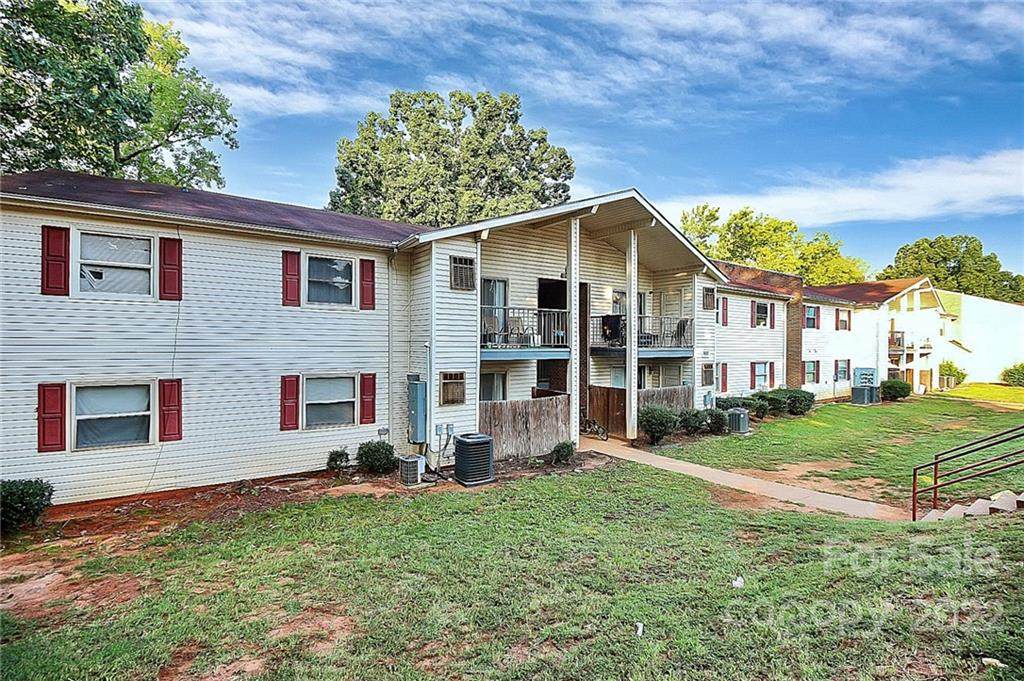 7992 Shady Oak Trail - Photo 1
