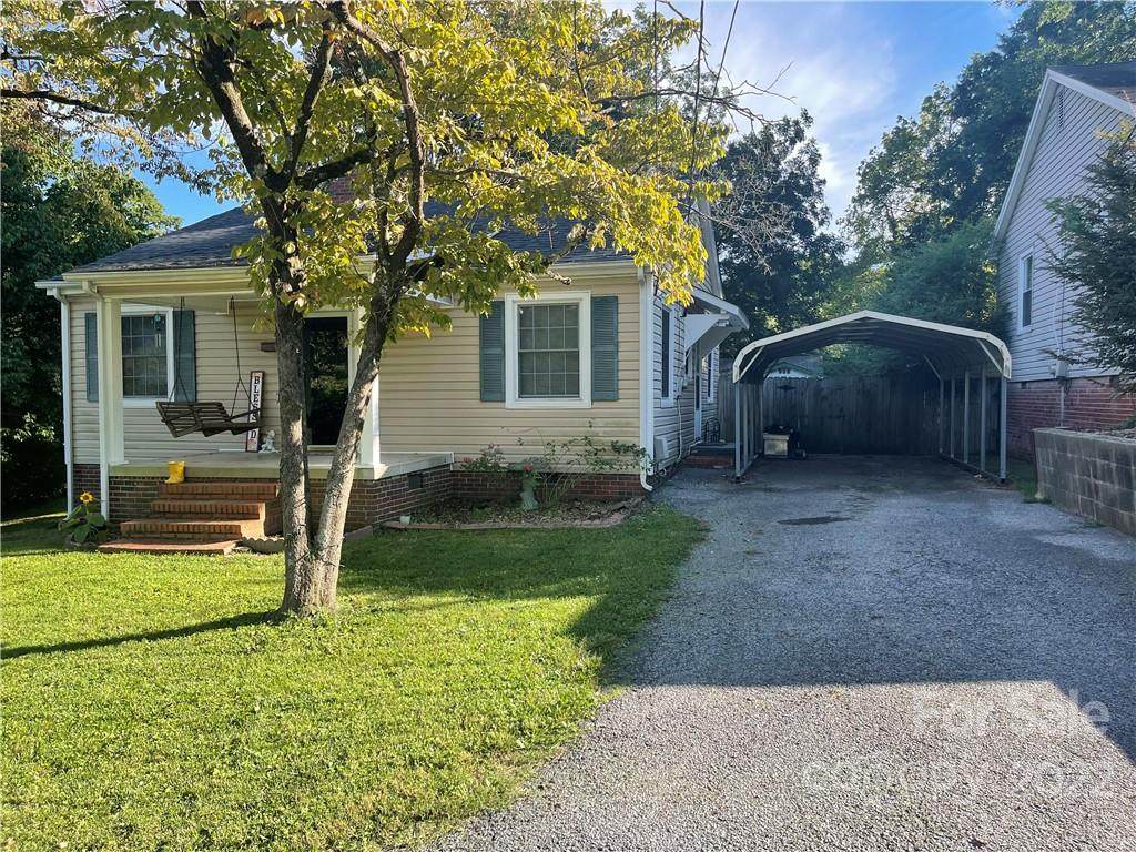 619 Maple Avenue - Photo 1
