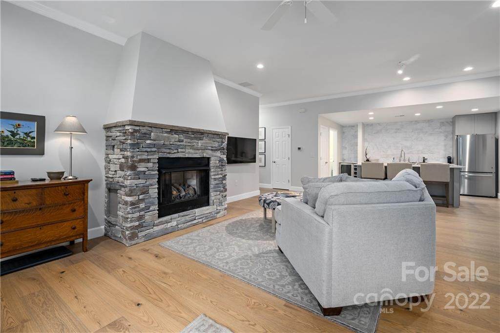 47 Ridgetop Circle - Photo 1