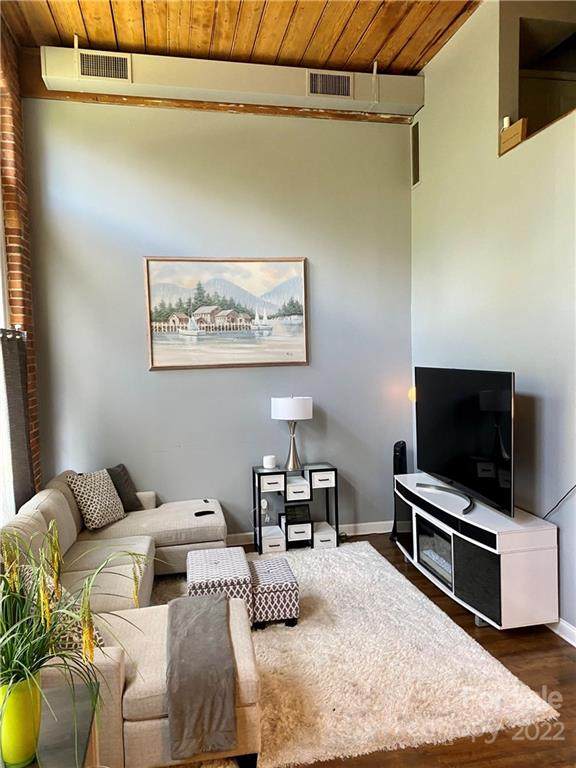 201 Hoskins Road - Photo 1