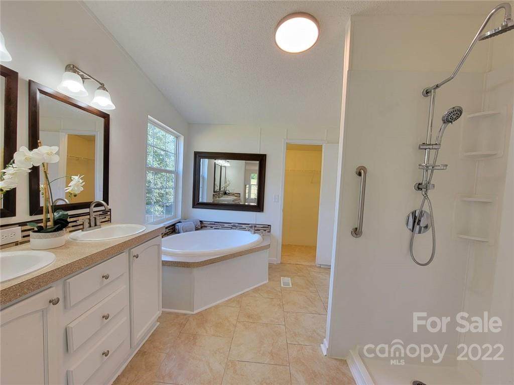 171 Village Point Drive - Photo 1