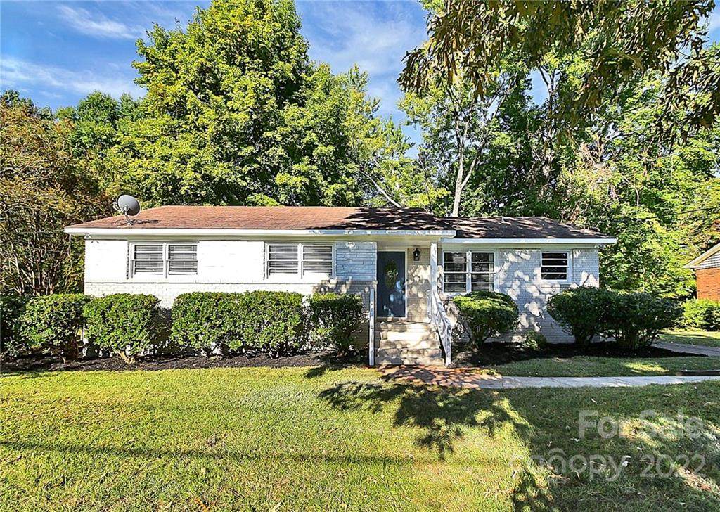 7516 Thorncliff Drive - Photo 1