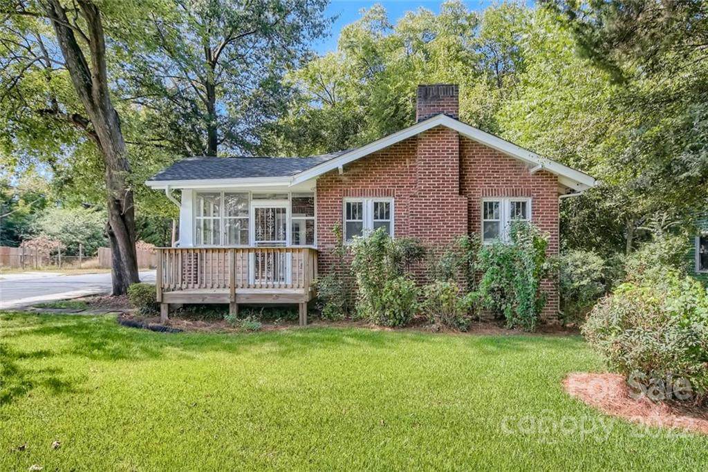2152 Highland Street - Photo 1