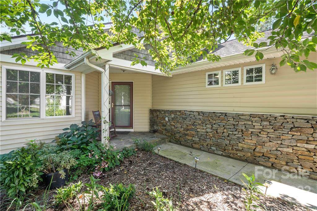 23 Danbury Lane - Photo 1