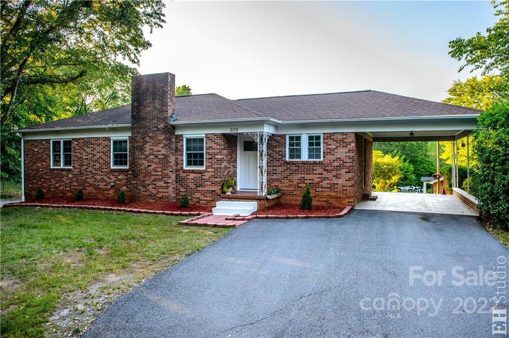 609 21st Avenue - Photo 1