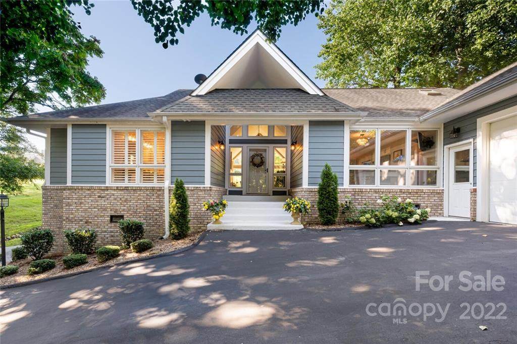 118 Broadmoor Drive - Photo 1