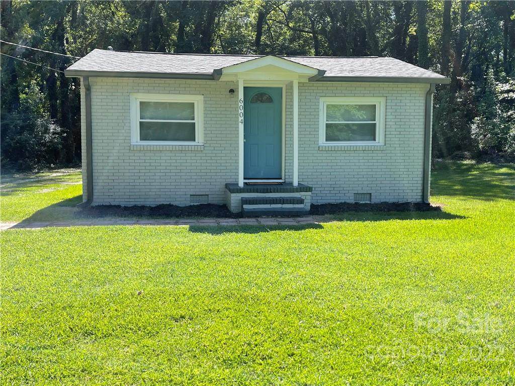 6004 Carver Boulevard - Photo 1