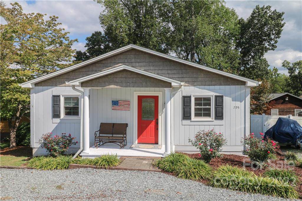 795 Hickory Point Drive - Photo 1