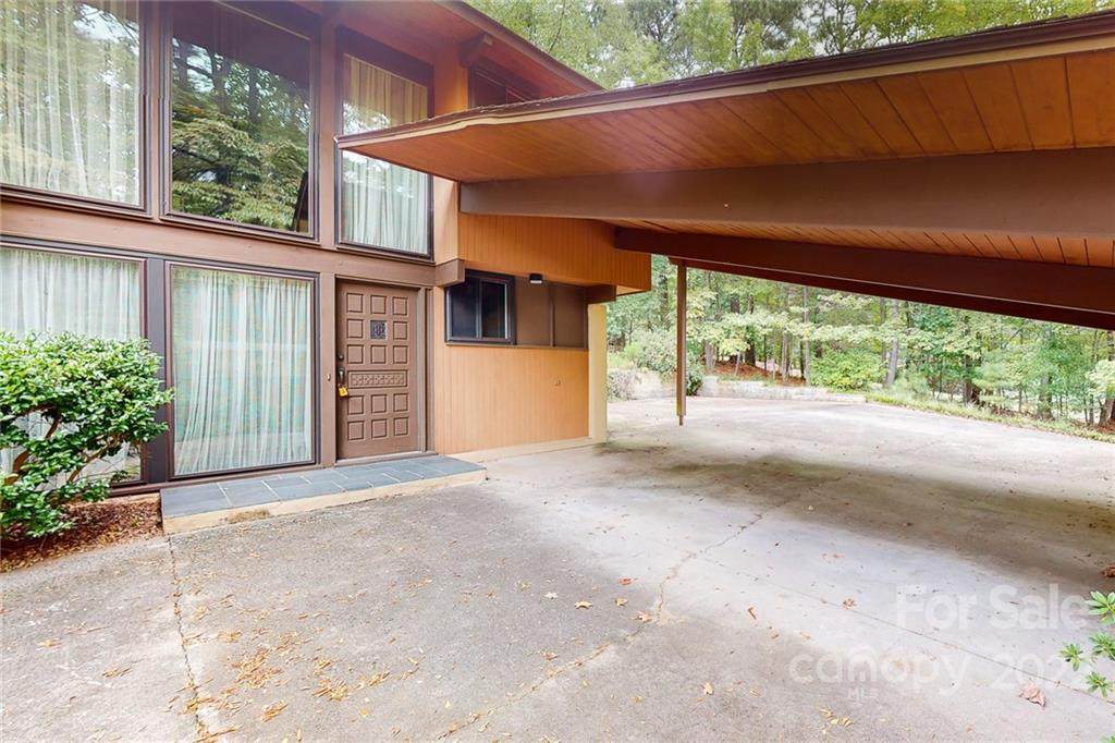414 Ridgewood Drive - Photo 1